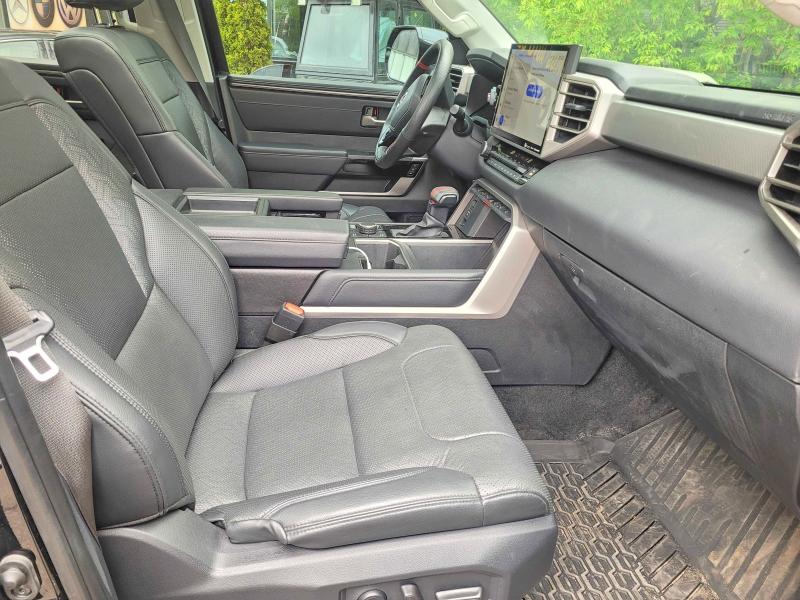 55111256 :رقم المزاد ، 5TFJC5DB3NX008452 vin ، 2022 Toyota Tundra مزاد بيع
