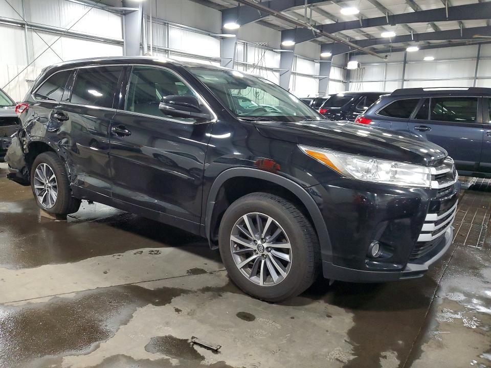 53721176 :رقم المزاد ، 5TDJZRFH5HS379419 vin ، 2017 Toyota Highlander مزاد بيع