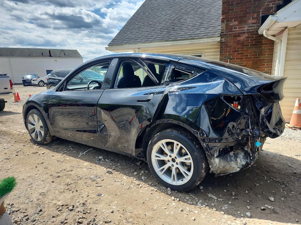 52361906 :رقم المزاد ، 7SAYGAEE2NF519751 vin ، 2022 Tesla Model Y مزاد بيع