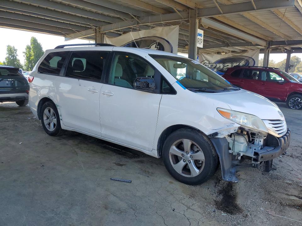 Продажа на аукционе авто 2015 Toyota Sienna, vin: 5TDKK3DCXFS682058, номер лота: 53468706
