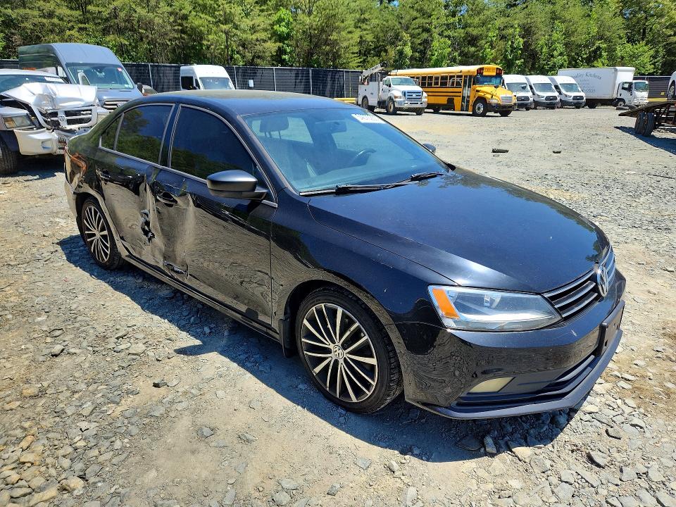 54670256 :رقم المزاد ، 3VWD17AJXFM203429 vin ، 2015 Volkswagen Jetta مزاد بيع