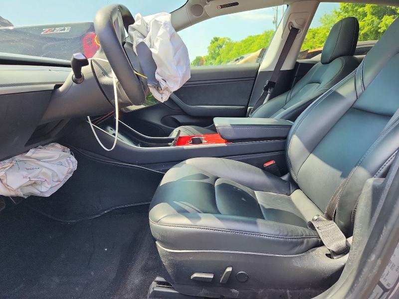 53342526 :رقم المزاد ، 5YJ3E1EAXJF028137 vin ، 2018 Tesla Model 3 مزاد بيع