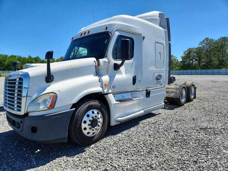 2013 Freightliner Cascadia მანქანა იყიდება აუქციონზე, vin: 1FUJGLBG4DSBZ9510, აუქციონის ნომერი: 53513336