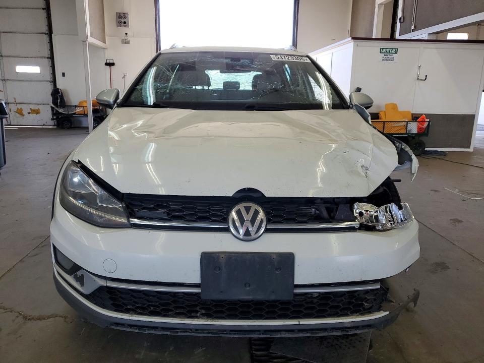 54723306 :رقم المزاد ، 3VWM17AU1JM759437 vin ، 2018 Volkswagen Golf Alltrack مزاد بيع