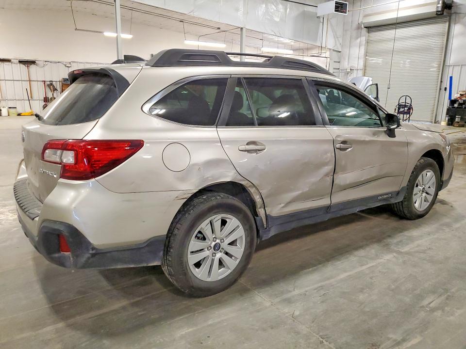 2018 Subaru Outback მანქანა იყიდება აუქციონზე, vin: 4S4BSACC6J3321874, აუქციონის ნომერი: 53454146