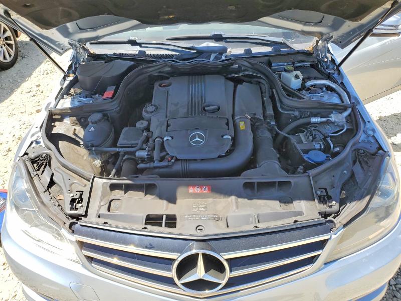 2014 Mercedes-benz C მანქანა იყიდება აუქციონზე, vin: WDDGF4HB8EG243733, აუქციონის ნომერი: 52071606