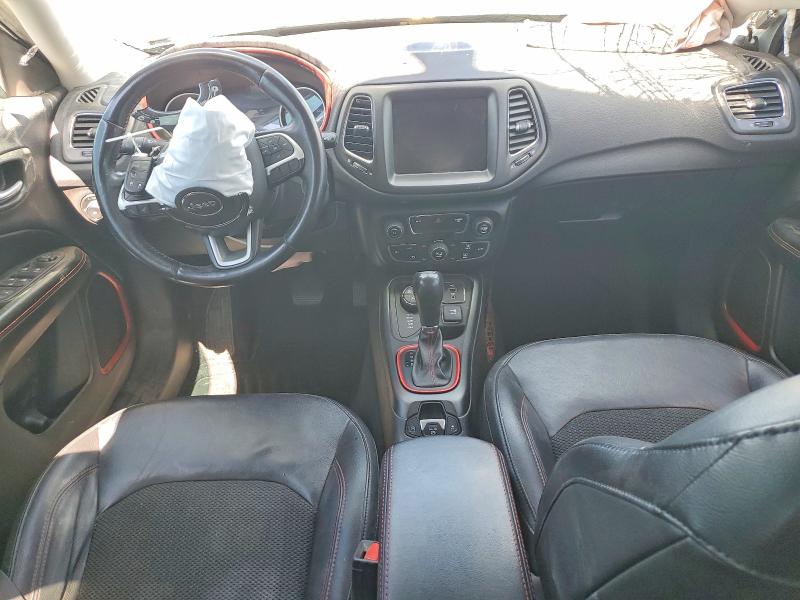 54282366 :رقم المزاد ، 3C4NJDDB5JT232071 vin ، 2018 Jeep Compass مزاد بيع