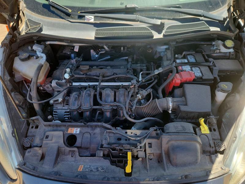 52575366 :رقم المزاد ، 3FADP4BJ7JM130355 vin ، 2018 Ford Fiesta مزاد بيع