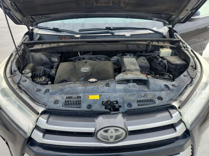 52530426 :رقم المزاد ، 5TDKZRFH8HS522724 vin ، 2017 Toyota Highlander مزاد بيع