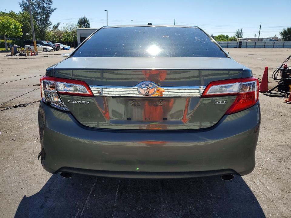 53661556 :رقم المزاد ، 4T1BK1FK1DU530456 vin ، 2013 Toyota Camry مزاد بيع