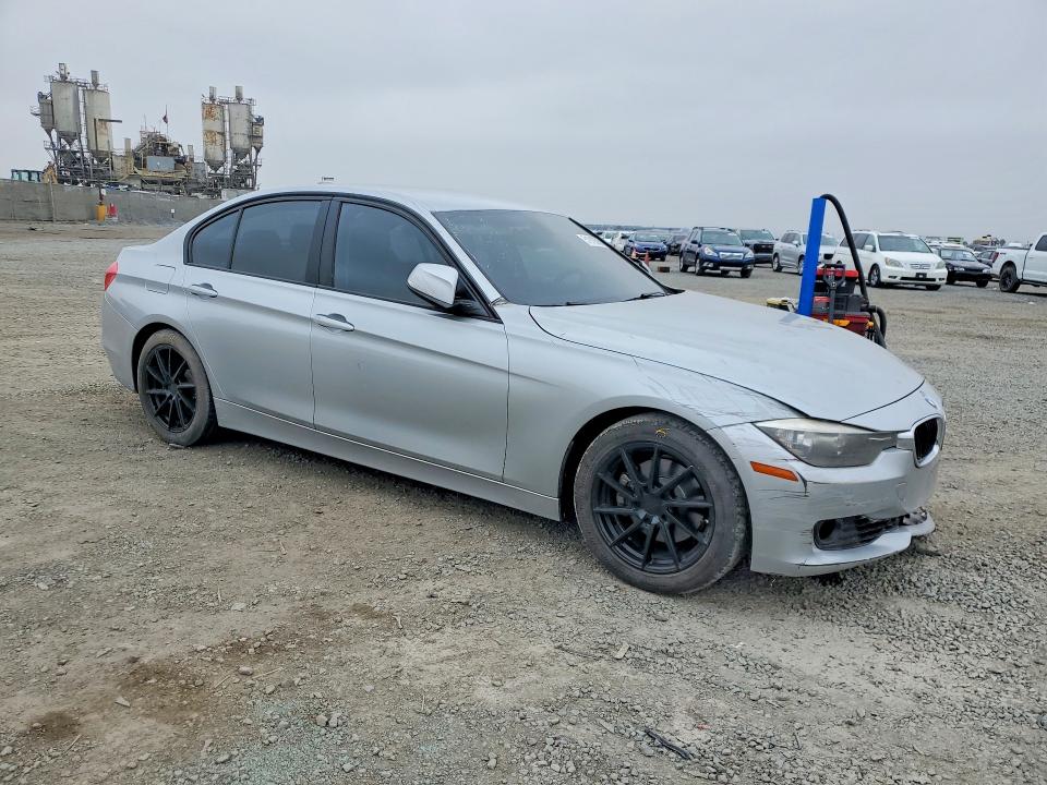 51910596 :رقم المزاد ، WBA3A5G57ENP32481 vin ، 2014 Bmw 328 مزاد بيع