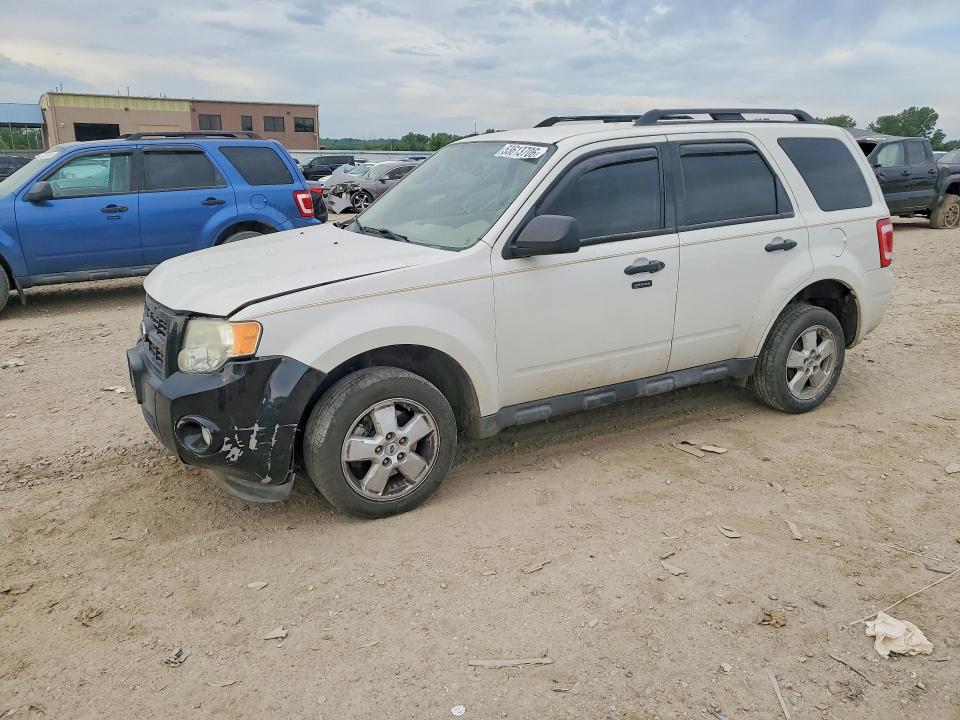 53613706 :رقم المزاد ، 1FMCU0DG8AKA15159 vin ، 2010 Ford Escape مزاد بيع