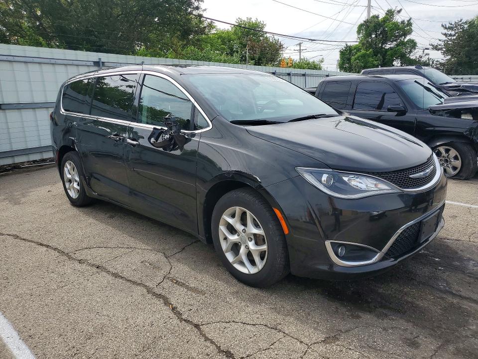 51944016 :رقم المزاد ، 2C4RC1FG2JR122939 vin ، 2018 Chrysler Pacifica مزاد بيع