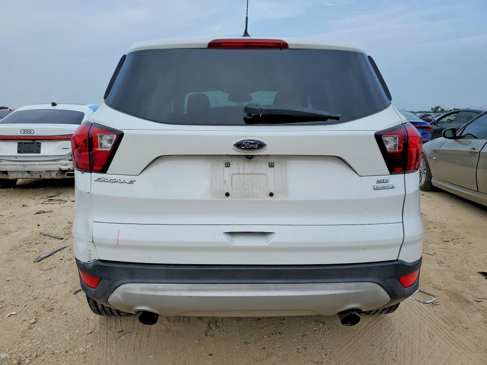 52682786 :رقم المزاد ، 1FMCU0GD2KUB65260 vin ، 2019 Ford Escape مزاد بيع