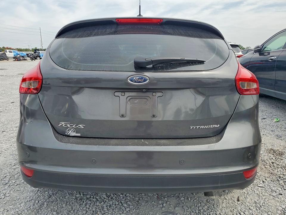 52996166 :رقم المزاد ، 1FADP3N27JL209203 vin ، 2018 Ford Focus مزاد بيع