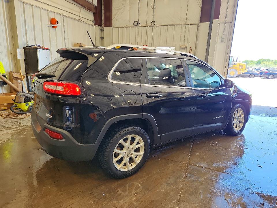 55324816 :رقم المزاد ، 1C4PJLCB2HW616799 vin ، 2017 Jeep Cherokee مزاد بيع
