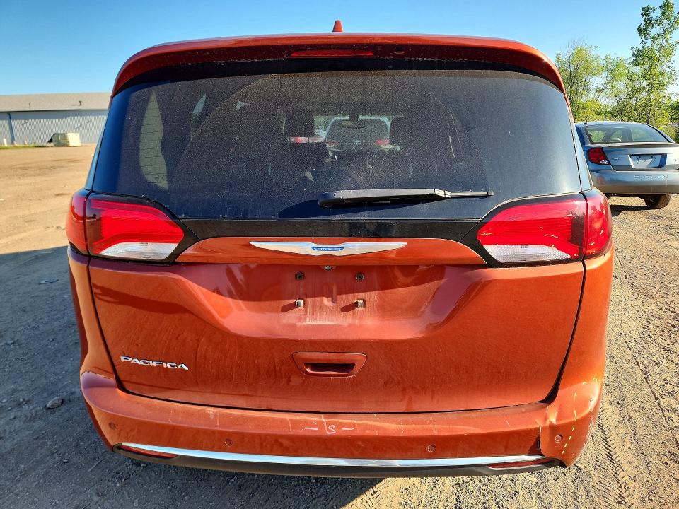 55036646 :رقم المزاد ، 2C4RC1EG9JR172299 vin ، 2018 Chrysler Pacifica مزاد بيع