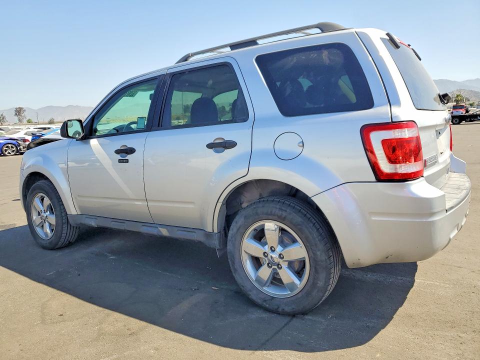 52021156 :رقم المزاد ، 1FMCU0D77BKA27787 vin ، 2011 Ford Escape مزاد بيع