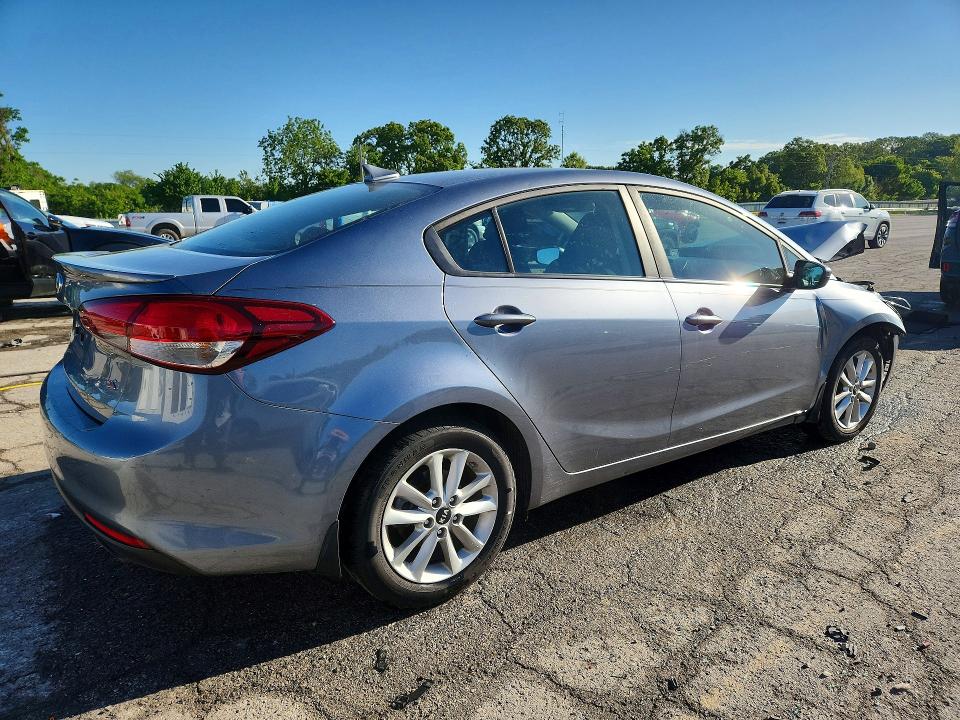 Продажа на аукционе авто 2017 Kia Forte, vin: 3KPFL4A7XHE105409, номер лота: 52079366