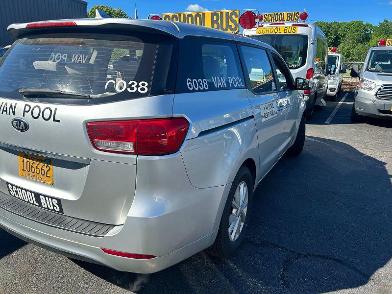 55984506 :رقم المزاد ، KNDMA5C18H6259666 vin ، 2017 Kia Sedona مزاد بيع