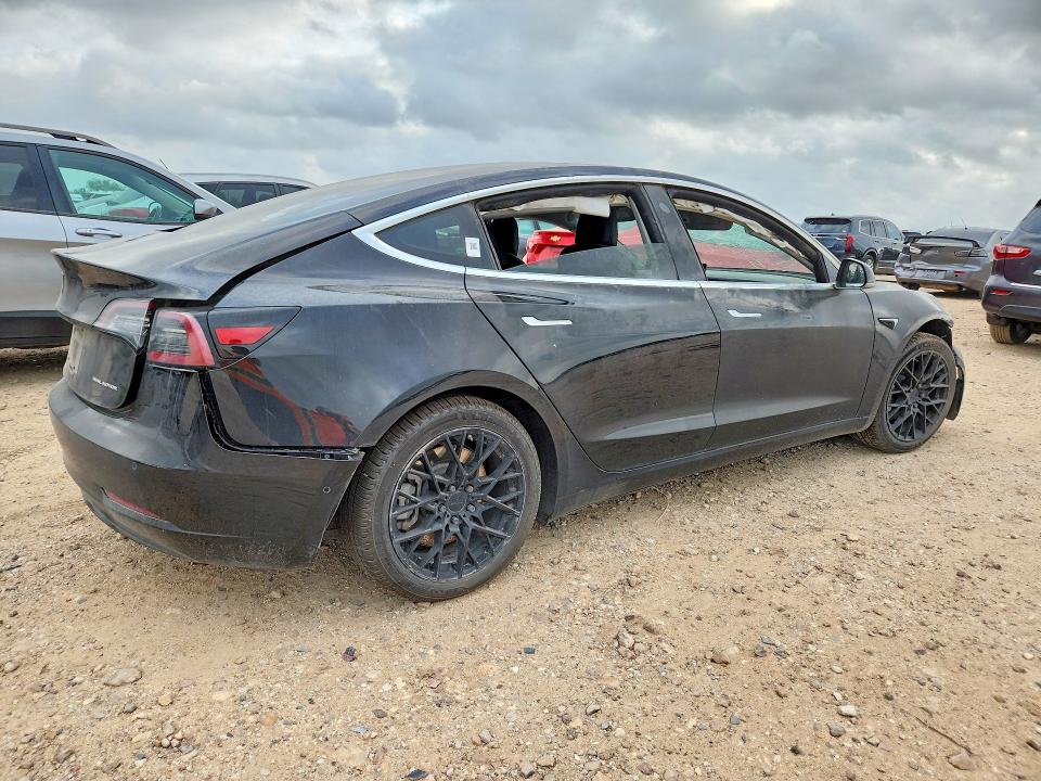 Продажа на аукционе авто 2018 Tesla Mdl 3 4d, vin: 5YJ3E1EB7JF127412, номер лота: 54052746