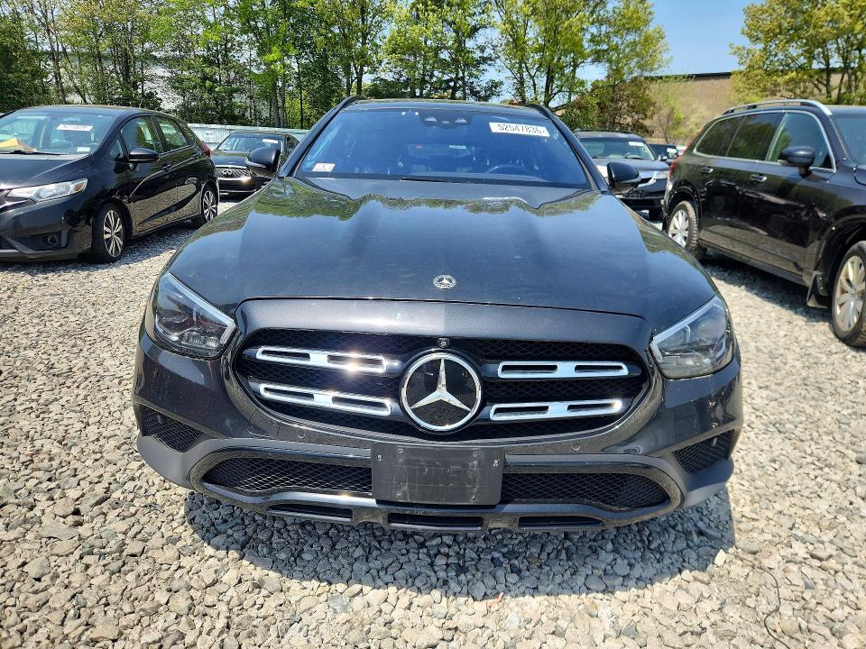 52547836 :رقم المزاد ، W1KZH6AB0MA999230 vin ، 2021 Mercedes-benz E مزاد بيع