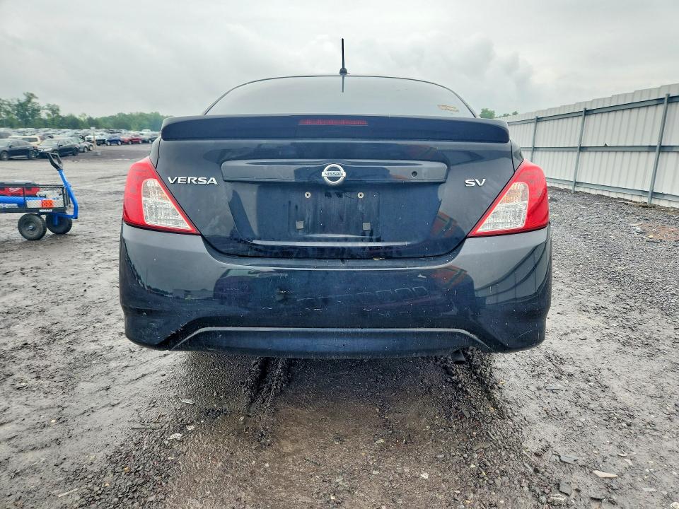 54957826 :رقم المزاد ، 3N1CN7AP6HL895885 vin ، 2017 Nissan Versa مزاد بيع