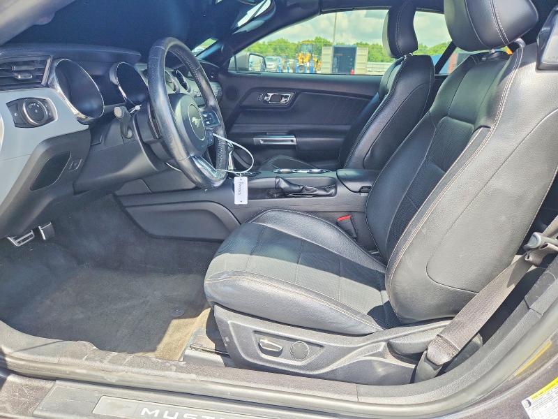 52567006 :رقم المزاد ، 1FATP8UH5H5356925 vin ، 2017 Ford Mustang مزاد بيع