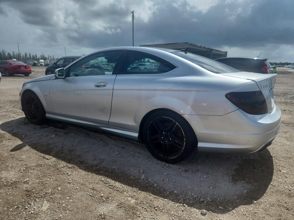 2012 Mercedes-benz C მანქანა იყიდება აუქციონზე, vin: WDDGJ4HB0CF765726, აუქციონის ნომერი: 53789276