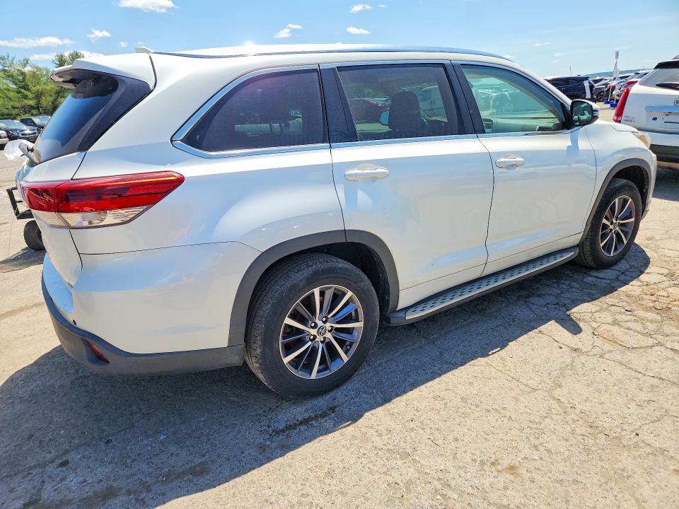 54560946 :رقم المزاد ، 5TDKZRFH5HS193139 vin ، 2017 Toyota Highlander مزاد بيع