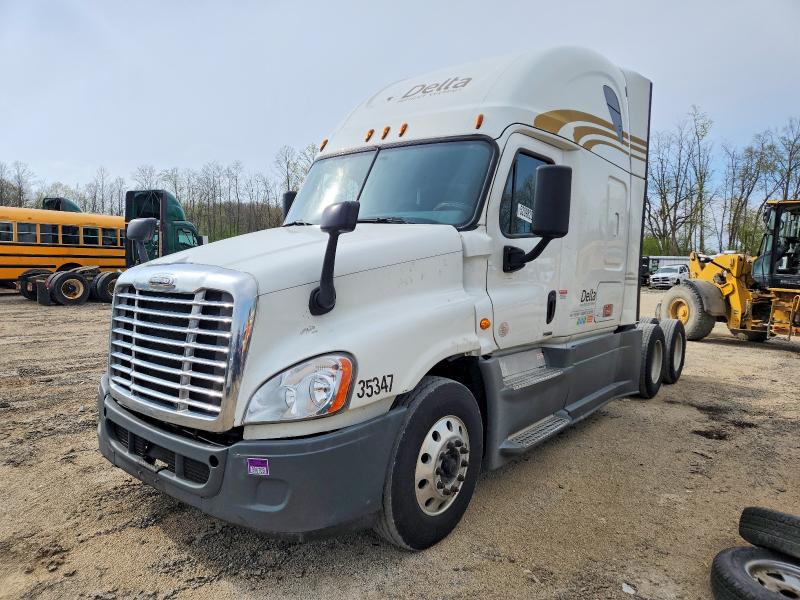 52098206 :رقم المزاد ، 3AKJGLDR4JSJK5347 vin ، 2018 Freigliner Cascadia 125 مزاد بيع