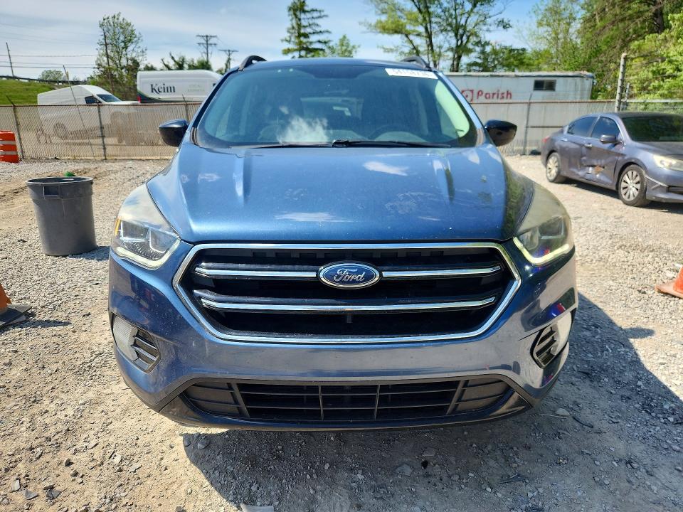 2018 Ford Escape მანქანა იყიდება აუქციონზე, vin: 1FMCU9GD9JUB81040, აუქციონის ნომერი: 54158736