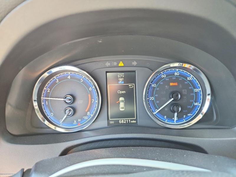 53100266 :رقم المزاد ، 2T1BURHE0JC105940 vin ، 2018 Toyota Corolla مزاد بيع