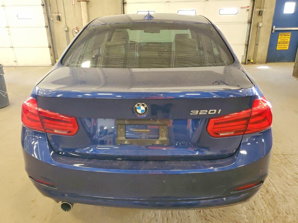 53046346 :رقم المزاد ، WBA8E1G52JNU89191 vin ، 2018 Bmw 320 مزاد بيع
