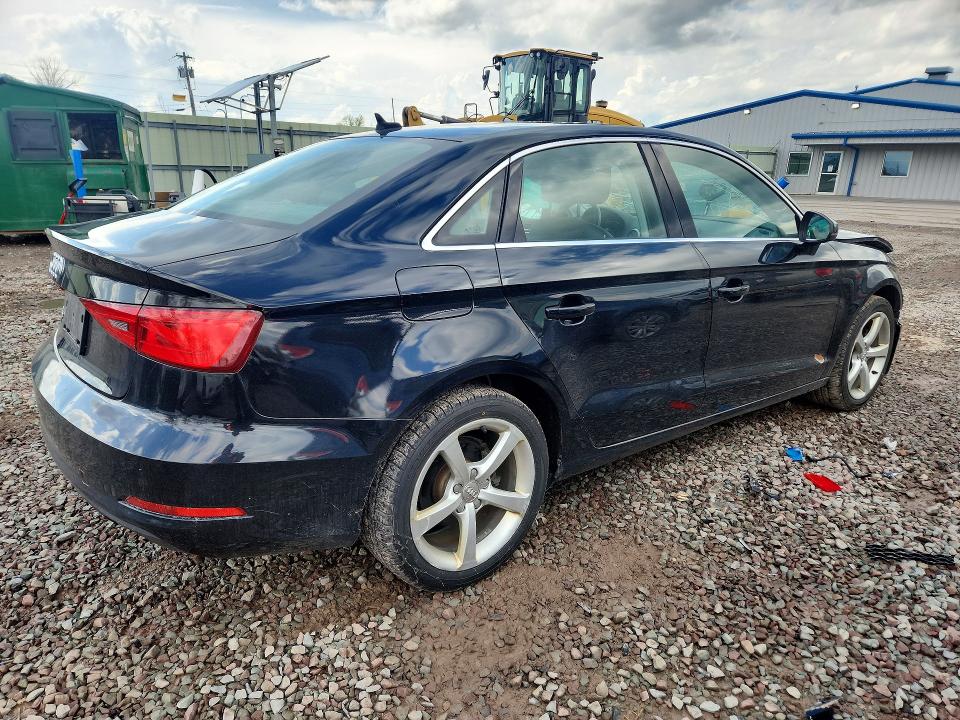 2015 Audi A3 მანქანა იყიდება აუქციონზე, vin: WAUACGFF3F1011588, აუქციონის ნომერი: 53472096