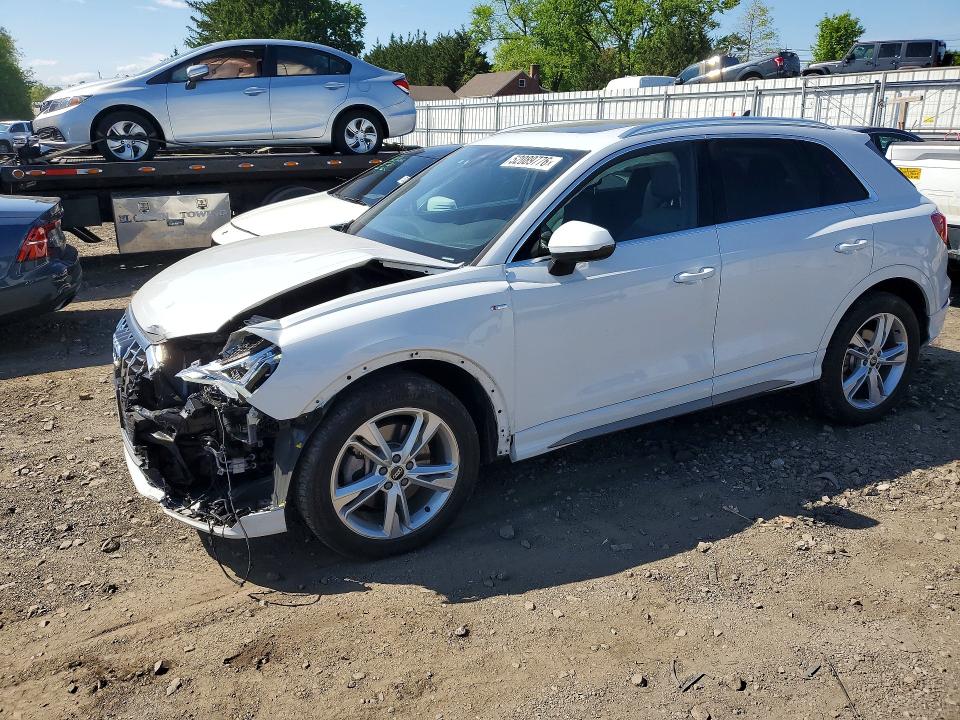 52089776 :رقم المزاد ، WA1EECF34N1044086 vin ، 2022 Audi Q3 مزاد بيع