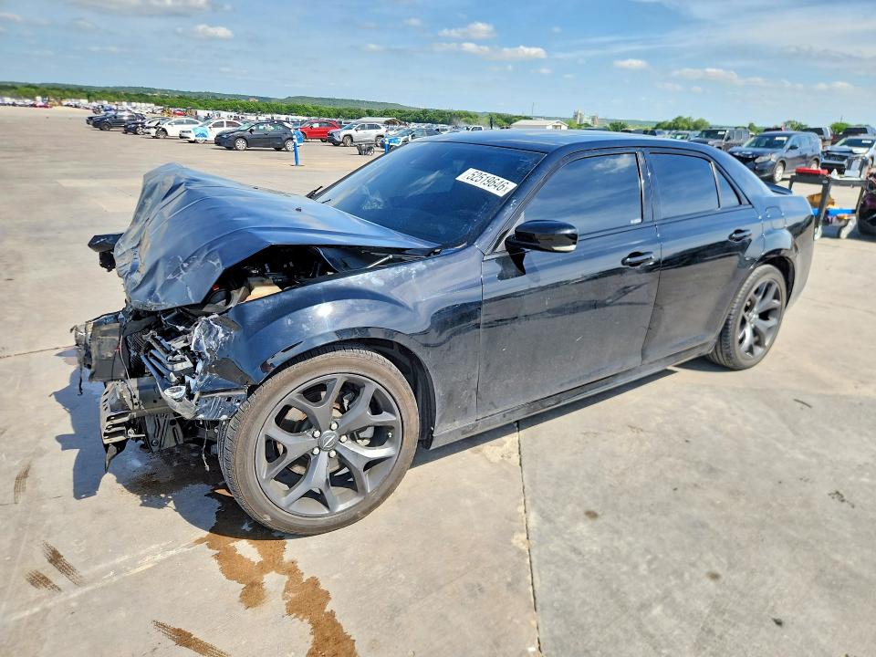 2023 Chrysler 300 მანქანა იყიდება აუქციონზე, vin: 2C3CCABT3PH556251, აუქციონის ნომერი: 52519646