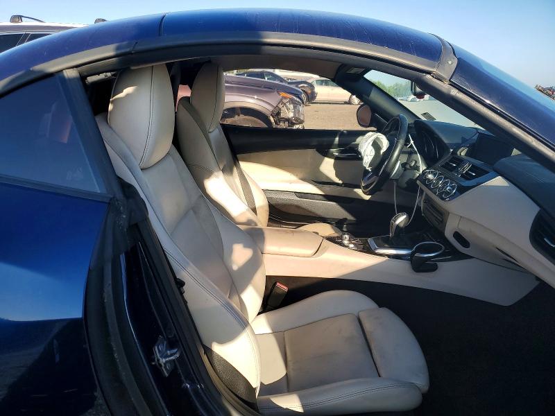 52433566 :رقم المزاد ، WBALM7C55AE381928 vin ، 2010 Bmw Z4 مزاد بيع