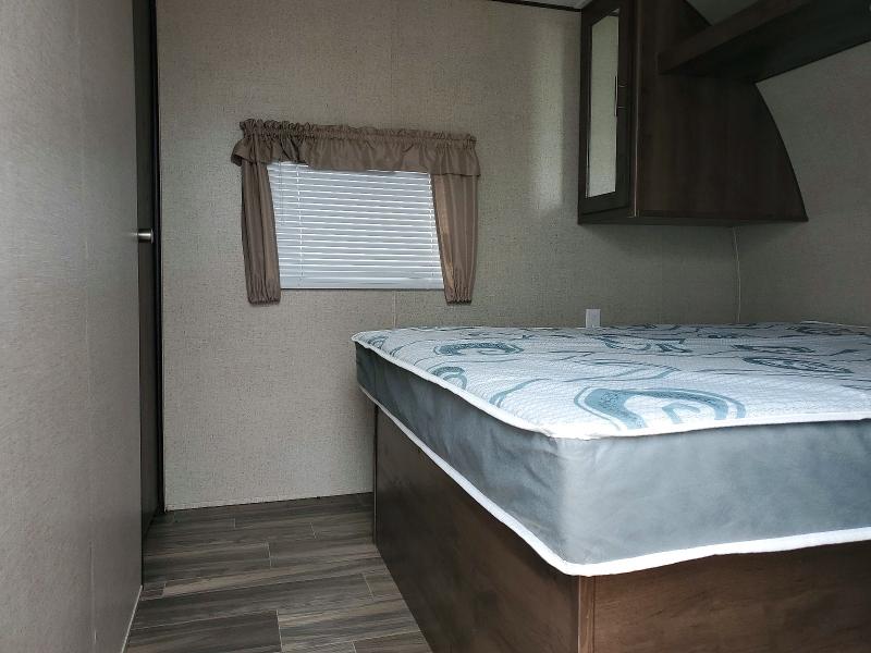 53304156 :رقم المزاد ، 5ZT2SSPB3LE013885 vin ، 2020 Foresriver Shasta مزاد بيع