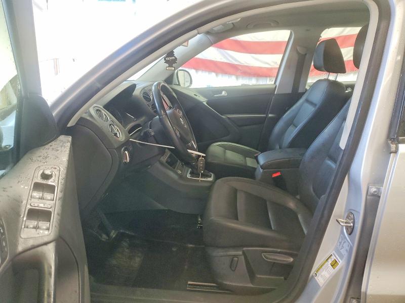 53811886 :رقم المزاد ، WVGBV7AX7HW502023 vin ، 2017 Volkswagen Tiguan مزاد بيع