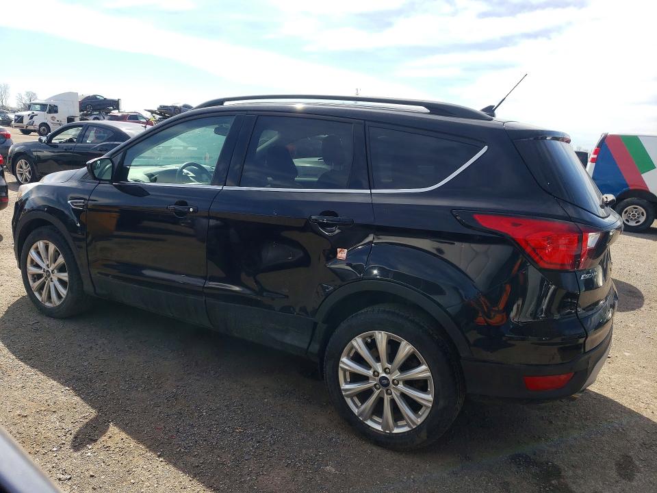 2019 Ford Escape მანქანა იყიდება აუქციონზე, vin: 1FMCU0HD5KUB70676, აუქციონის ნომერი: 53106806