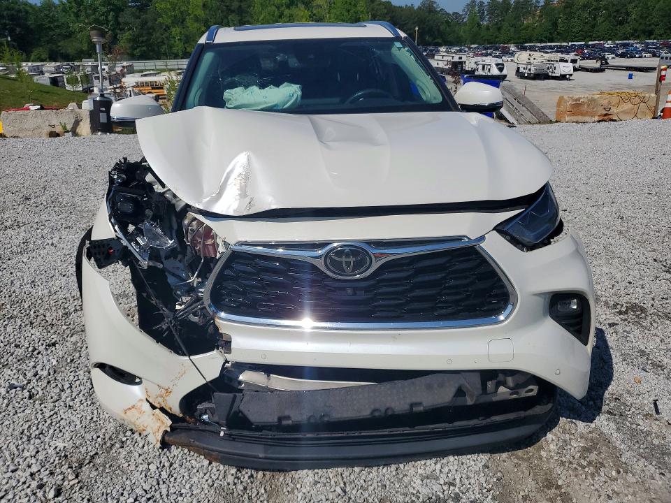 52781146 :رقم المزاد ، 5TDDZRBH8MS068404 vin ، 2021 Toyota Highlander مزاد بيع