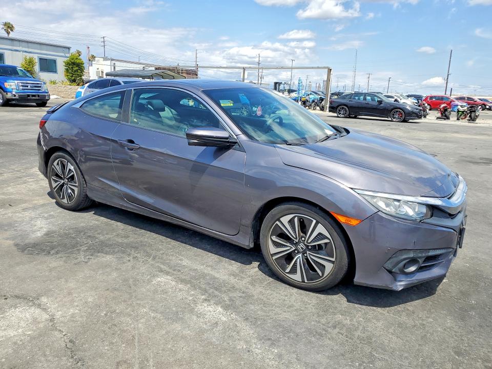 52585456 :رقم المزاد ، 2HGFC3B38HH358384 vin ، 2017 Honda Civic مزاد بيع