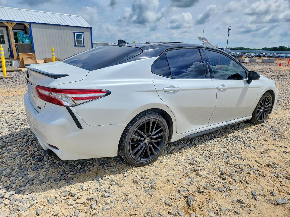 54913526 :رقم المزاد ، 4T1KZ1AK1LU046370 vin ، 2020 Toyota Camry مزاد بيع