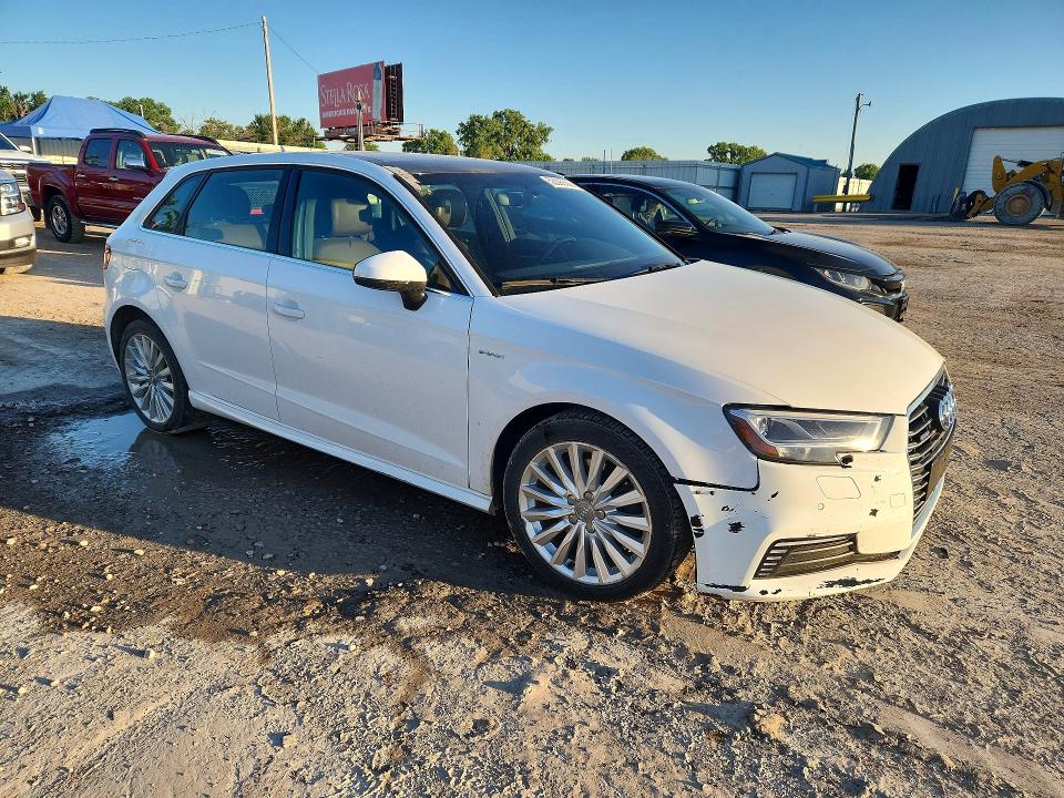 Aukcja sprzedaży 2018 Audi A3, vin: WAUTPBFF8JA062268, numer aukcji: 53390566