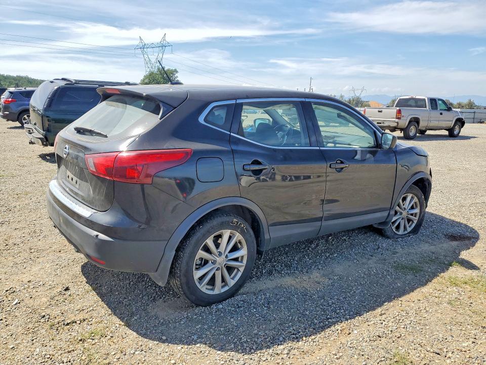 53364996 :رقم المزاد ، JN1BJ1CPXJW190170 vin ، 2018 Nissan Rogue Sport مزاد بيع