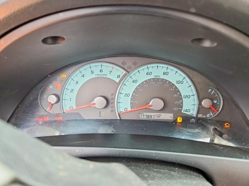 55163766 :رقم المزاد ، 4T1BF3EKXBU755537 vin ، 2011 Toyota Camry مزاد بيع