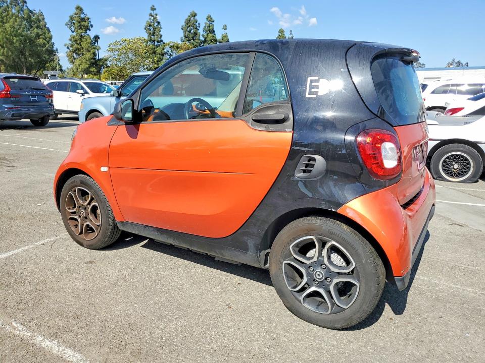 Продажа на аукционе авто 2018 Smart Fortwo, vin: WMEFJ9BA5JK265781, номер лота: 55435276