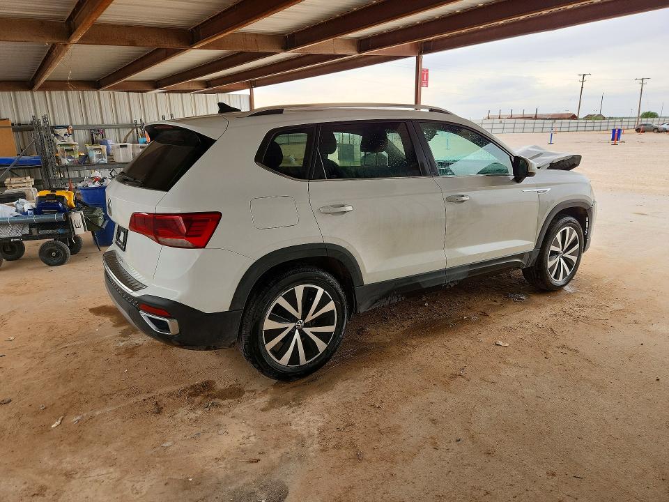 2022 Volkswagen Taos მანქანა იყიდება აუქციონზე, vin: 3VVSX7B24NM079044, აუქციონის ნომერი: 51866056