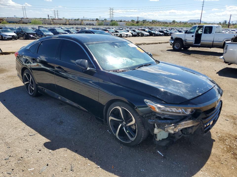 Продажа на аукционе авто 2018 Honda Accord, vin: 1HGCV1F30JA040985, номер лота: 52402056